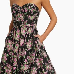 Mac Duggal Floral Brocade Strapless Ballgown Black Multi , 6 NEVER WORN HAS TAGS